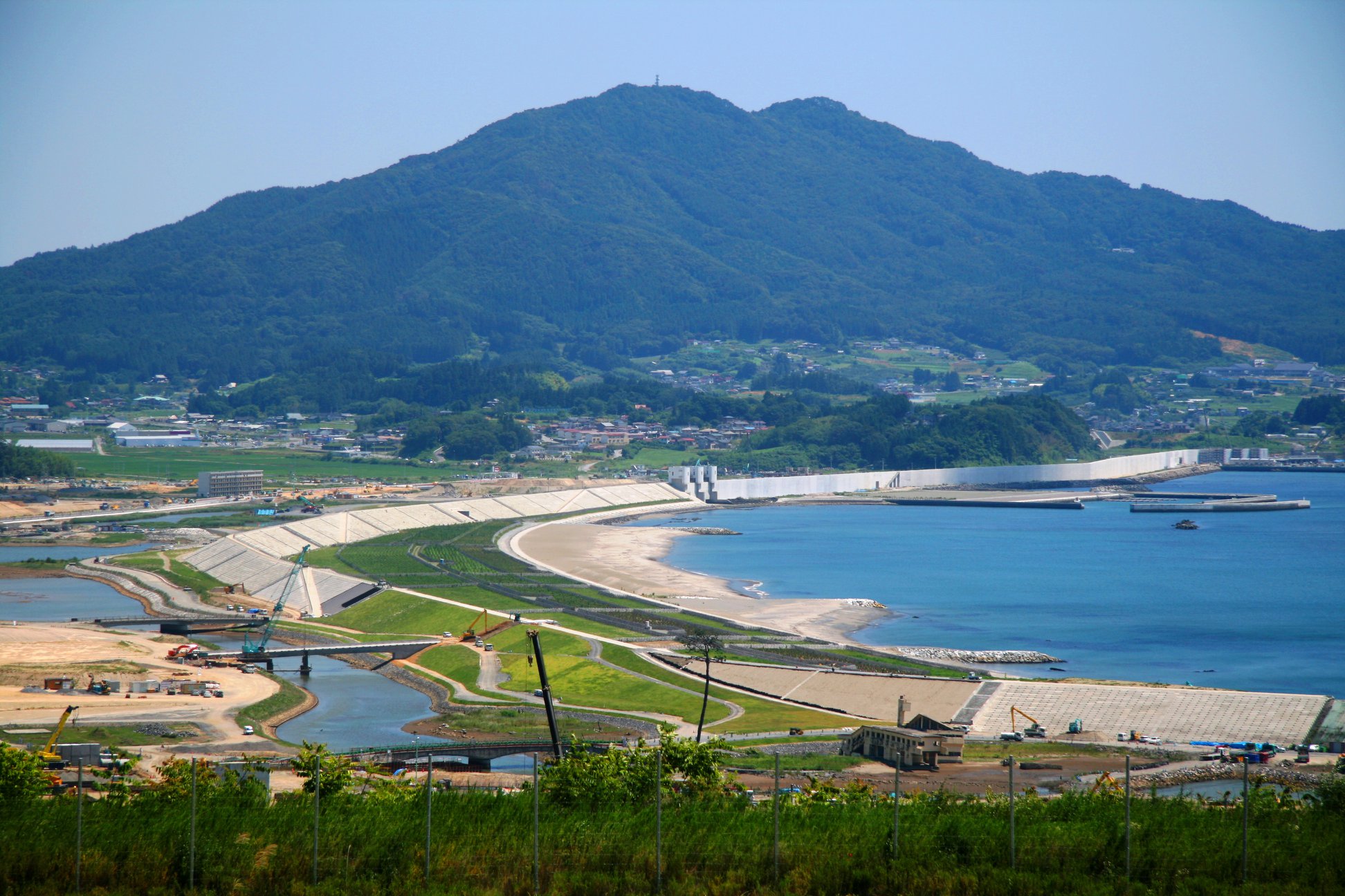 (6) 環境美化のための事業（公園、水辺、里山の保全など）