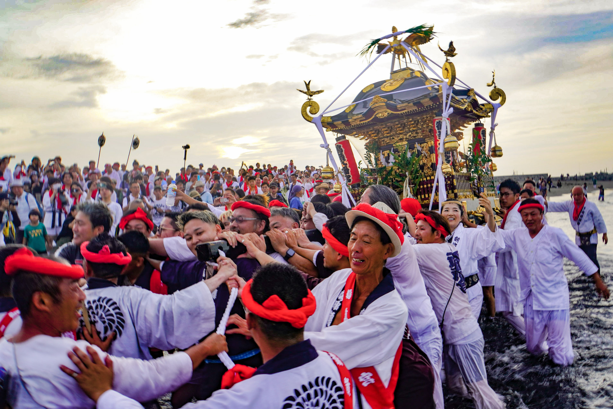 茅ヶ崎海岸浜降祭