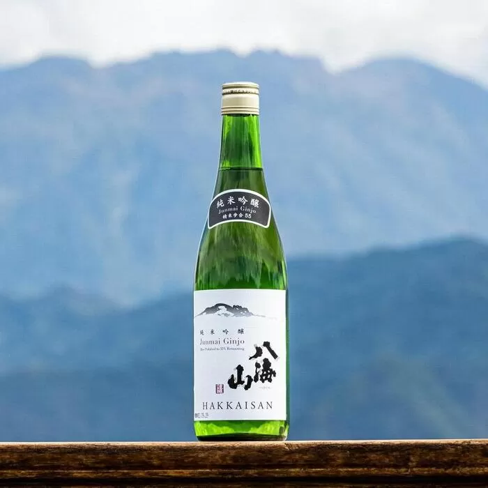 越後の名酒「八海山」 純米吟醸55％【四合瓶720ml】