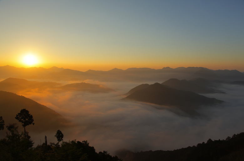 北山村では日常的に眺められる”雲海”