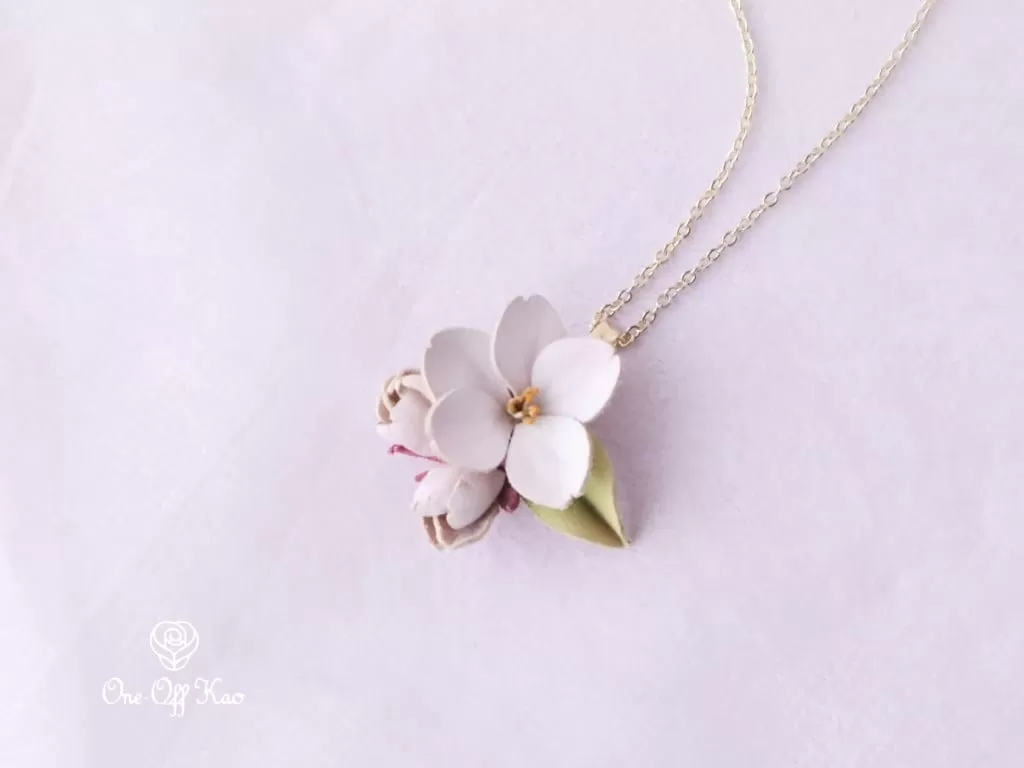 春爛漫｜桜 ソメイヨシノ ネックレス ｜ 革花アクセサリー アクセサリー ハンドメイド ファッション 牛革 ギフト 贈り物 プレゼント