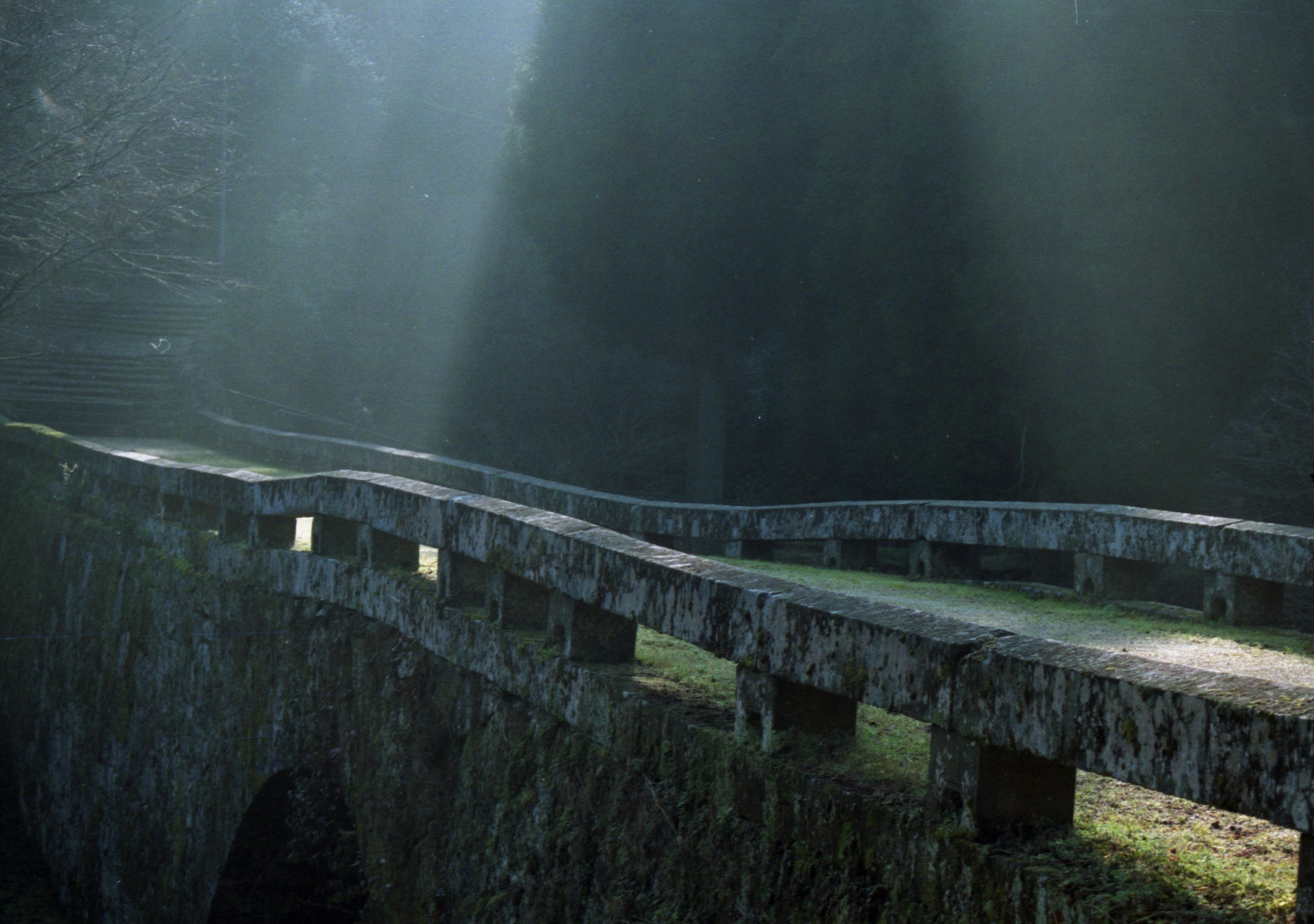 八勢目鑑橋・石畳